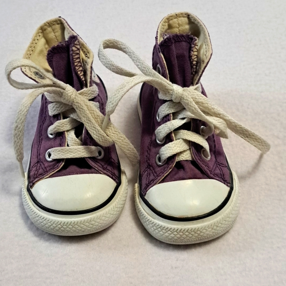 Converse All Star high top shoes purple size 5